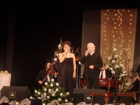 Zsuzsa,László