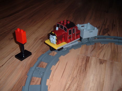ELADÓ LEGO DUPLO THOMAS ÉS BARÁTAI 1