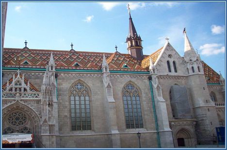 250. Magyarország - Budapest, a Mátyás templom zsolnai teteje