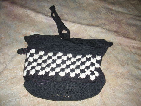 Ikekete feher taska MG_0200