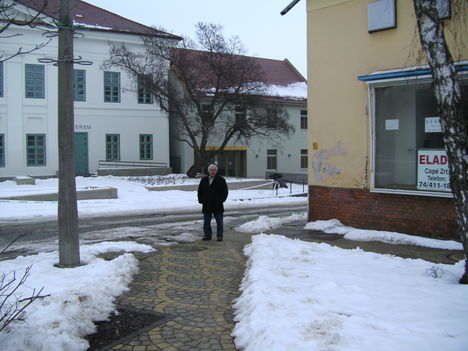 Paks, Szent István tér