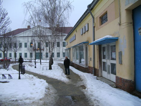 Paks, Szent István tér