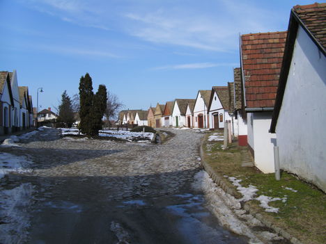 Sárgödör tér