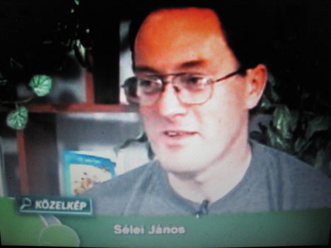 én tévében