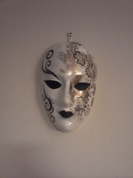 mask gold