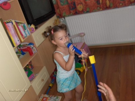 Rebeka, Attila fiam kislánya