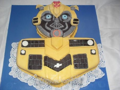 űrdongó trasformer torta 