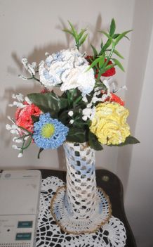 horgolt virágaim,vázával