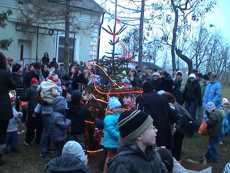 Falukarácson és disznóvágás 067