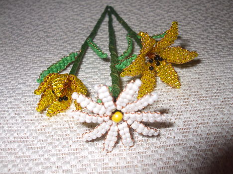 Tulipán, margaretta, liliom