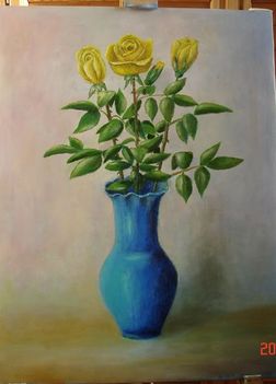 Rózsa kék vázában