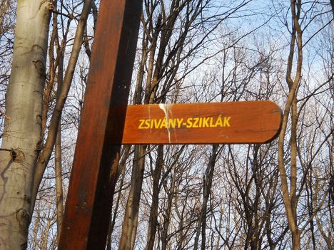 Zsivány-sziklák felé