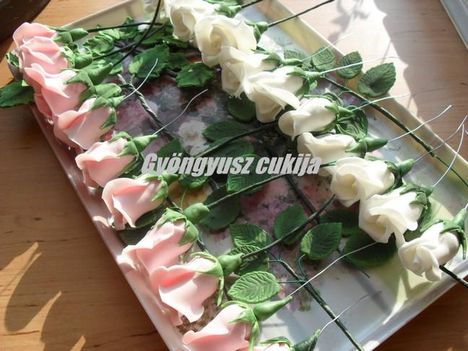 ízelítő a fondant virágaimból 8
