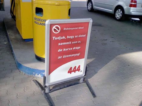 ár