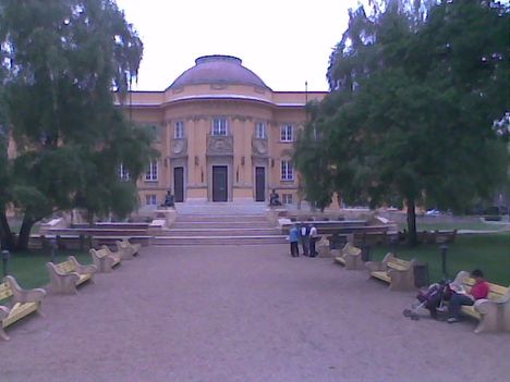 Kép008 jpg Déri múzeum főbejárata