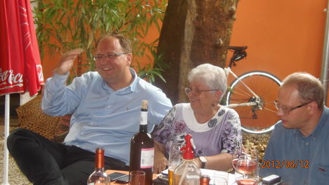 2012.jún.12. zenebarátkör nyári találkozója az Újpesti "Kakukk" vendéglőbe