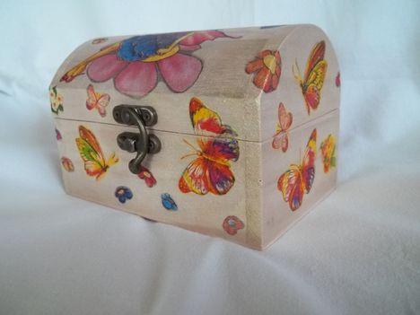 Tündéres,pillangós szülinapi dobozka 2