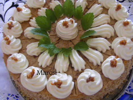 Grillázs-krémes torta
