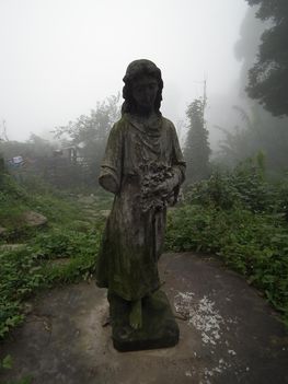 Gangtok környéke ősrégi temető szobra