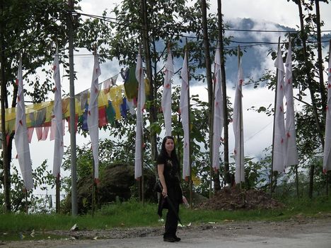 Nepál  - leányom a kirándulás túrán