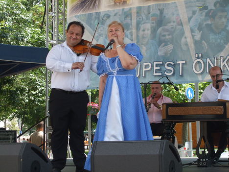 2012.jún.24-Újpesti Folk-Napok a Főtéren