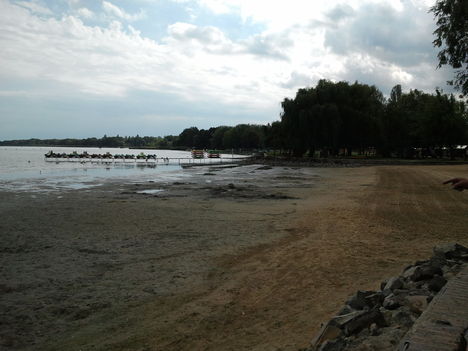 Strand 2011.08.11-én. Vigyázz mély víz!  :)