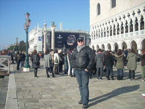 a téren