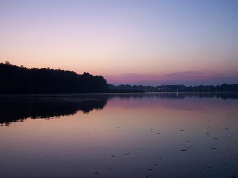 Hajnal a Tisza- tónál