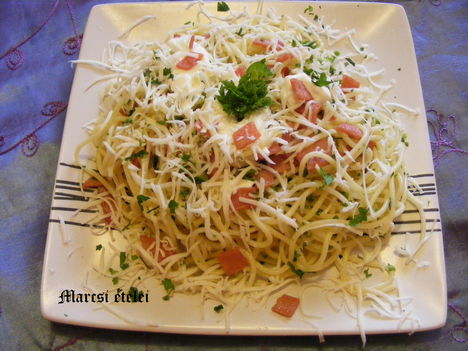 Sajtos zöldséges spagetti6