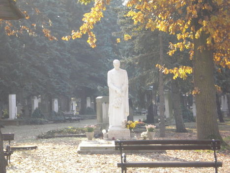 Baltazár Dezső síremléke