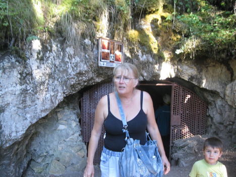 IMG_0012, Súgó barlang bejárata , Gyergyótekerőpatak határában
