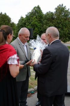 img_1403-001_1306358_9437_n[1]