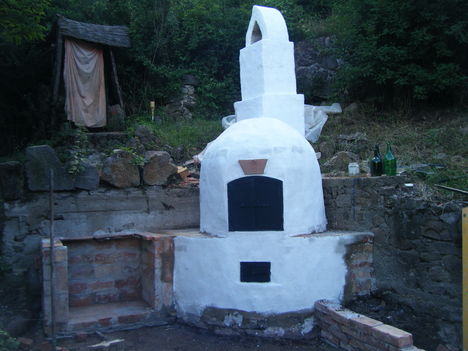 udvari kemence