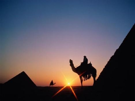 801203-Giza-Pyramids_of_Giza