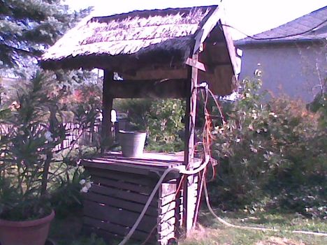 Kép023jpg Tájház korhű kútja Tényőn
