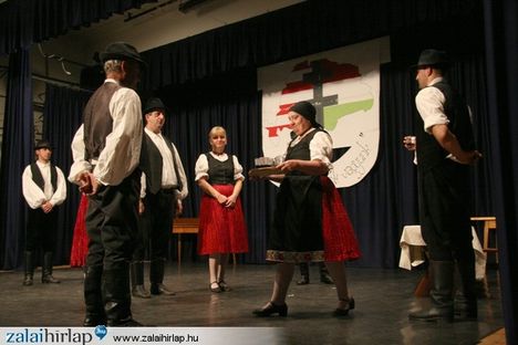 20013_erdeifaluert_12_n