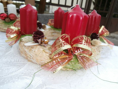 Adventi pirosban