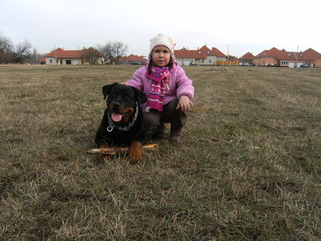 Beuska+Unokahugom