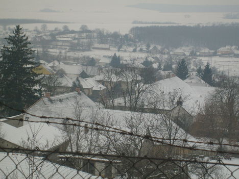 hó lepte falum egy része