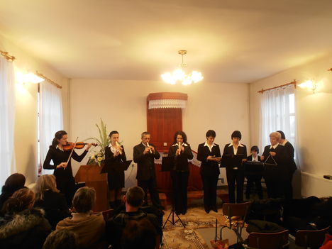Énekkarunk alkalmi zenekara - Csendes éj... 2012.12.16.