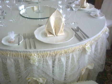 Esküvői asztal