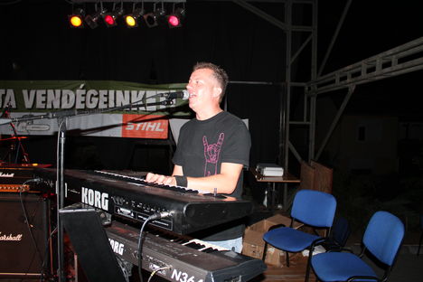A Gépszíj Rock Band egyik koncertjén!!!