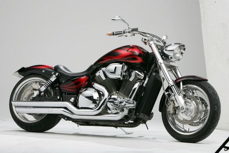custom_sarok_gigamachine_vtx_1800_1