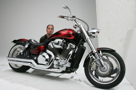 custom_sarok_gigamachine_vtx_1800_4
