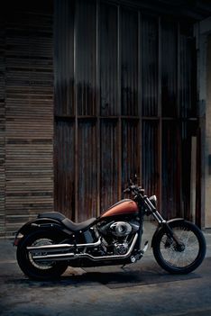 HARLEY-DAVIDSON BLACKLINE4