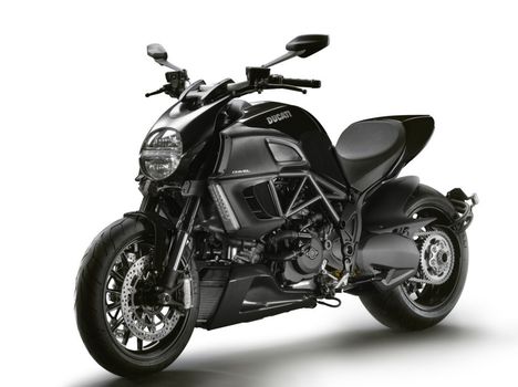 Motorok-Ducati-Diavel_9