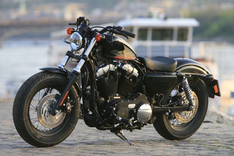 Motorok-Harley-Davidson-Forty-Eight_210