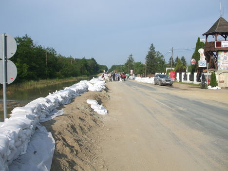 2013.06.06 .08 tetőzés