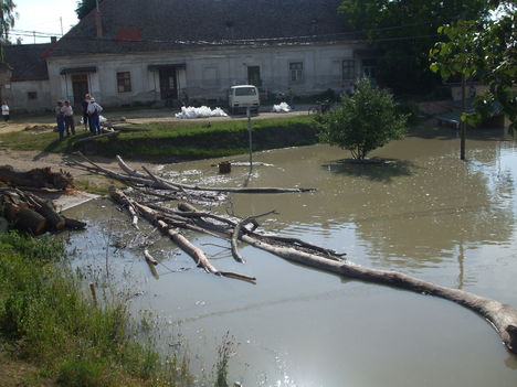 2013.06.06 .08 tetőzés