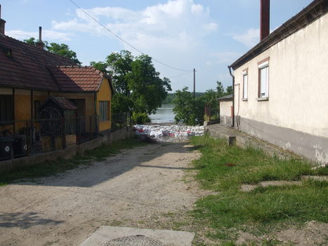 2013.06.06 .08 tetőzés